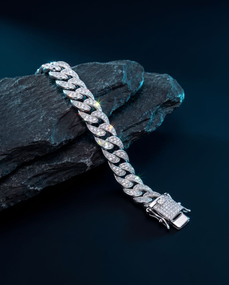 Armbänder